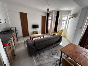 Suite Confort | Ropa de cama de alta calidad y espacio para trabajar con un portátil