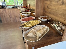 Free daily buffet breakfast