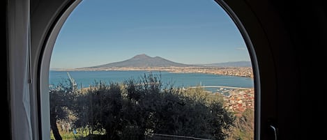 Appartamento Deluxe, vista mare | Una cassaforte in camera, una scrivania, Wi-Fi gratuito