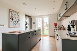 2 bedrooms - CH Apt 2 2bed in Bath (Bath)