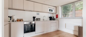 CH Apt 4 2bed in Bath