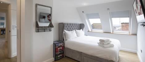 Apartment | 2 bedrooms, WiFi