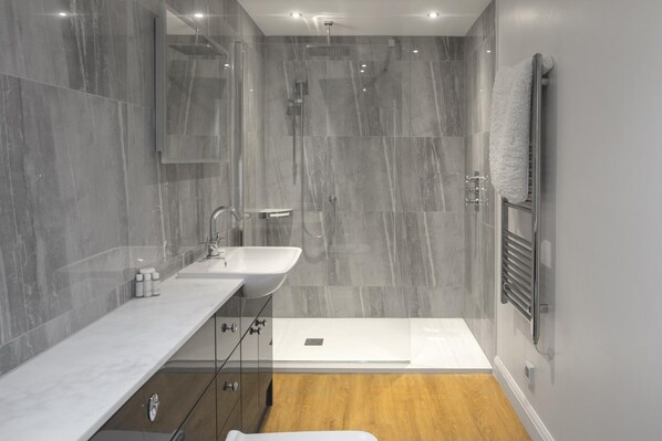House | Bathroom | Shampoo