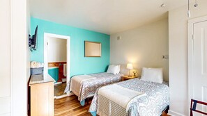 1 bedroom, iron/ironing board, WiFi, bed sheets - The Grace Bailey - Inn on the Harbor (Stonington)