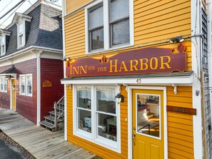 Exterior detail - The Nathaniel Bowditch - Inn on the Harbor (Stonington)