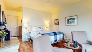 1 slaapkamer, een strijkplank/strijkijzer, wifi, beddengoed