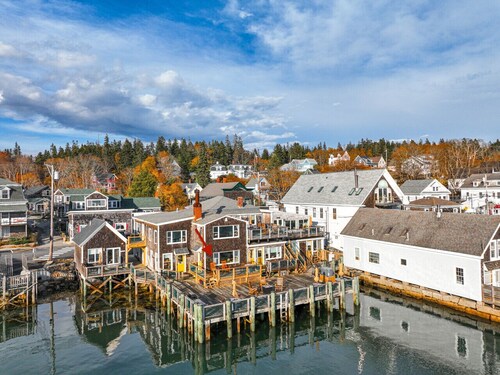 The Victory Chimes - Inn on the Harbor