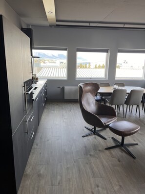 50-inch Smart TV with digital channels, TV, Netflix