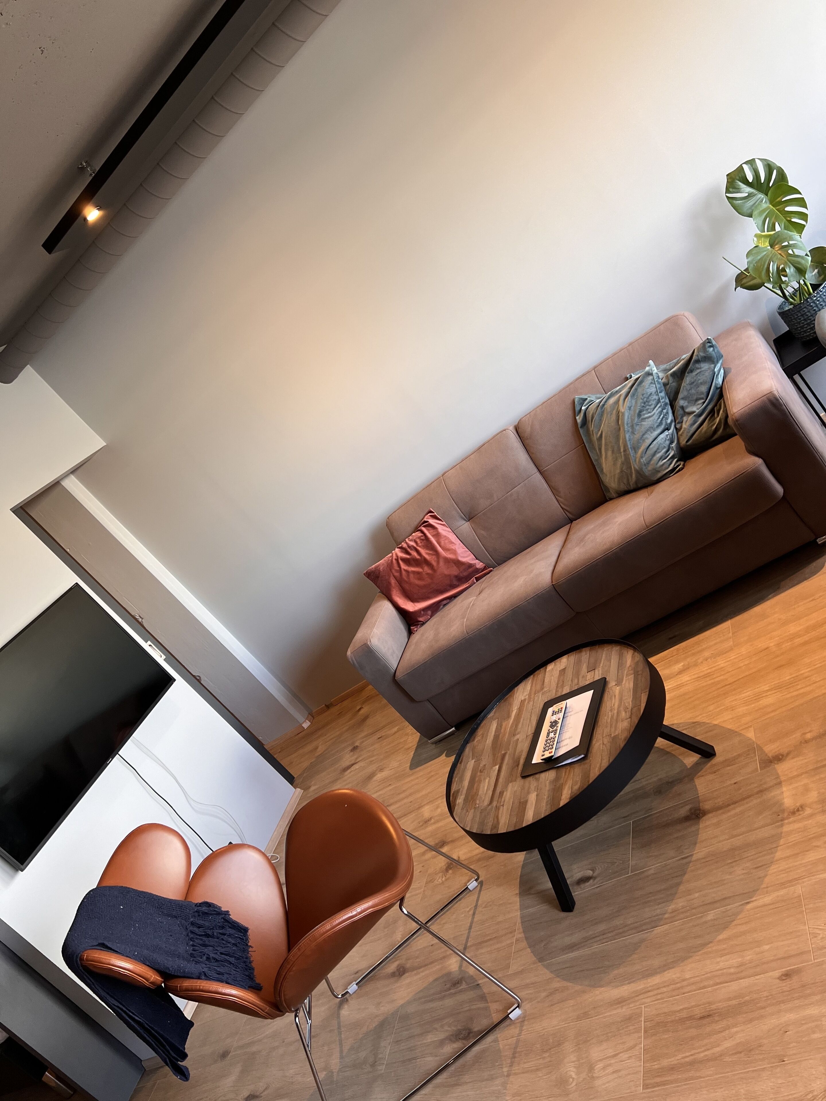 Smart TV 50-inci dengan saluran TV digital, TV, dan Netflix