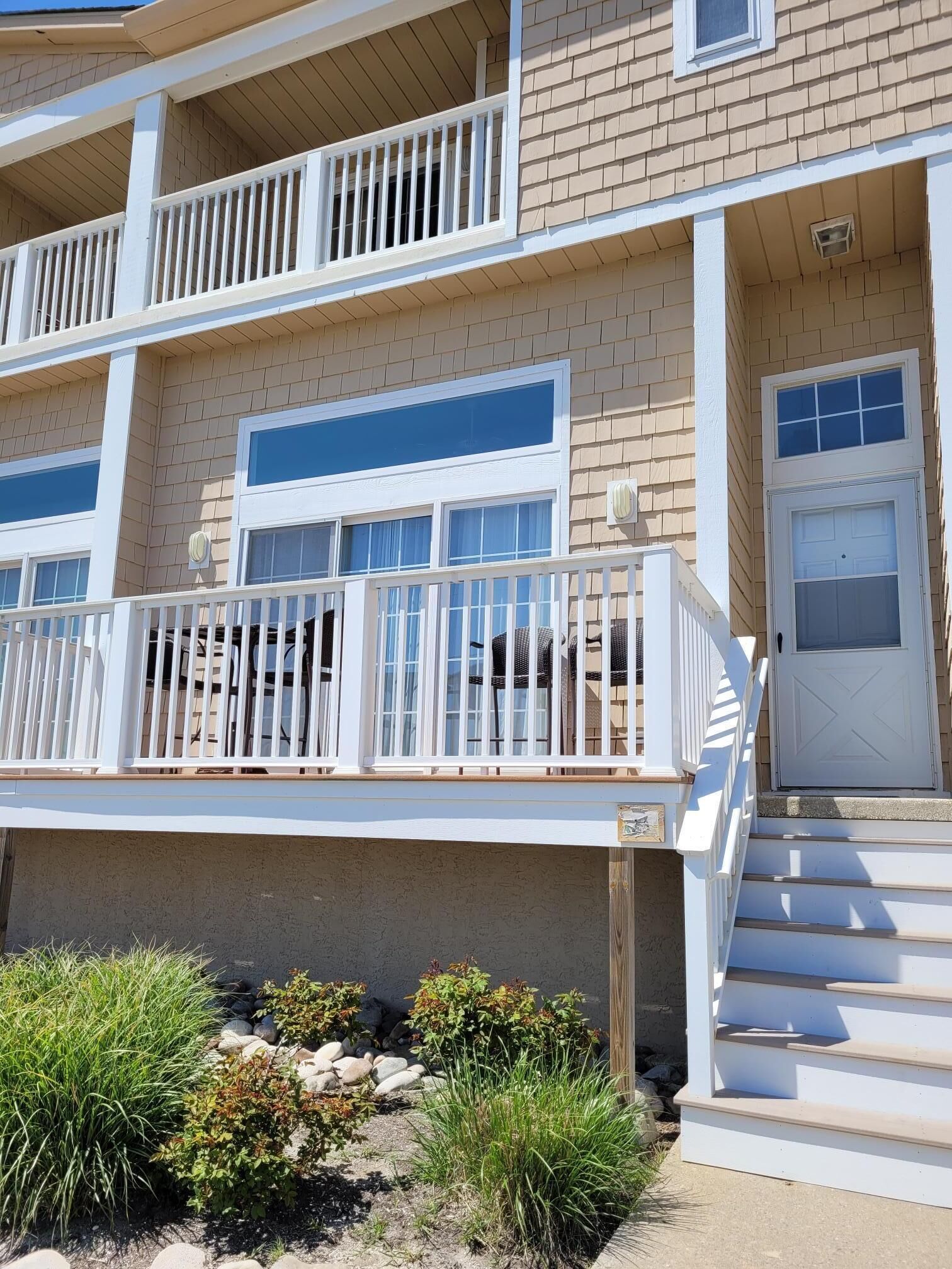 Poverty Beach is right across the street from this newly renovated bright Beach Condo.