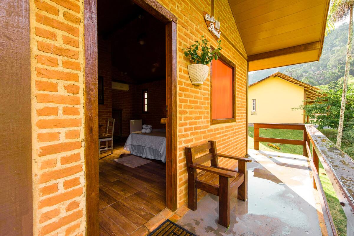 Habitación clásica doble, 1 habitación | Decoración individual, escritorio, tabla de planchar con plancha