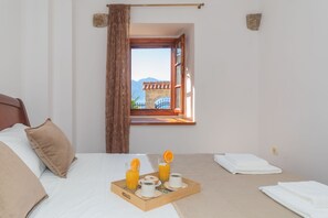 4 Schlafzimmer, Schreibtisch, Bügeleisen/Bügelbrett, kostenloses WLAN