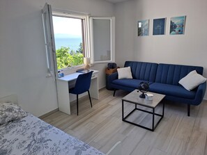 2 Schlafzimmer, Schreibtisch, Bügeleisen/Bügelbrett, kostenloses WLAN