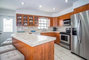 Micro-ondas, fogão, cooktop, lava-louças