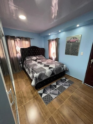 1 bedroom, desk, iron/ironing board, free WiFi