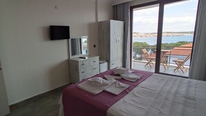Deluxe Double Room, 1 Bedroom, Sea View | WiFi (free) - Cunda Pasa Otel (Ayvalik)