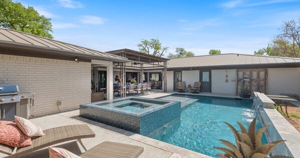 حمّام سباحة خارجي