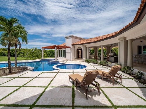 Spacious Family-Friendly 4BR Private House