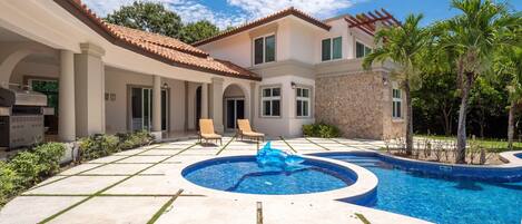 Alberca al aire libre