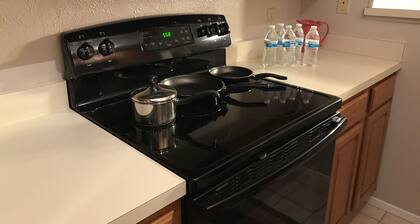 Loving condo between DFW and Love field airports