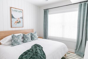 6 bedrooms, iron/ironing board, free WiFi, bed sheets