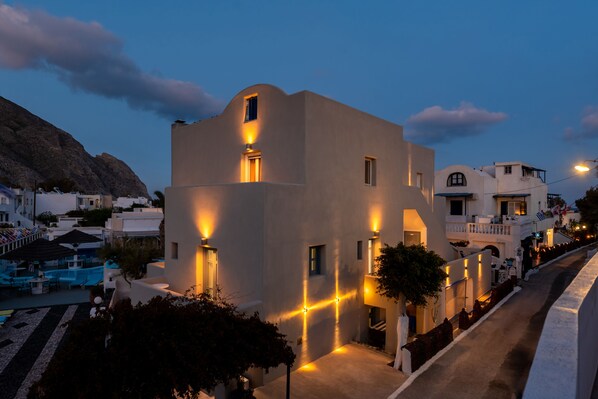 Front of property – evening/night