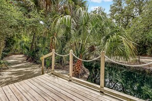 Condo, 2 Bedrooms | Property grounds