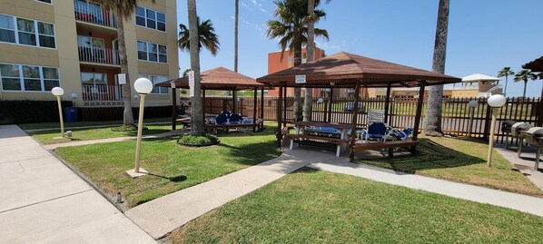 Condo, 1 Bedroom | Outdoor dining