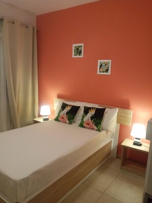 3 chambres, fer et planche à repasser, Wi-Fi, draps fournis