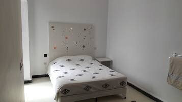 2 slaapkamers, een strijkplank/strijkijzer, wifi, beddengoed