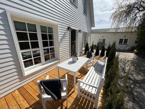Outdoor dining - Stylish vacation apartment Magnolie Ostseebad Kühlungsborn (Ostseebad Kühlungsborn)