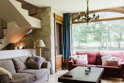 Villa Casa de Campo los Carballos, 10,000 m2, 16 minutes from Baiona