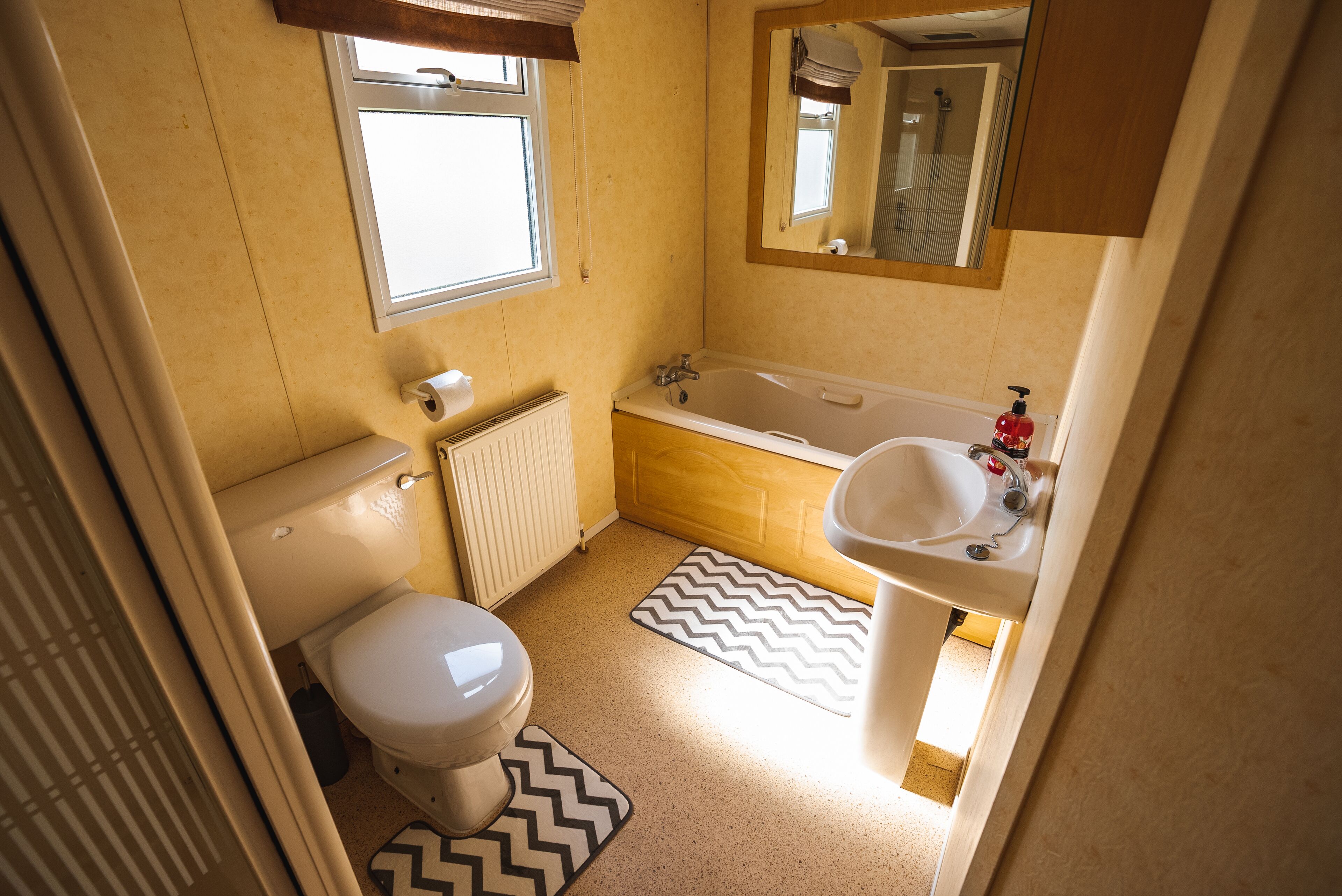 Chalet | Bathroom | Separate tub and shower, deep soaking tub, hair dryer, towels