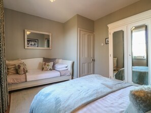 3 bedrooms, individually decorated, individually furnished, free WiFi