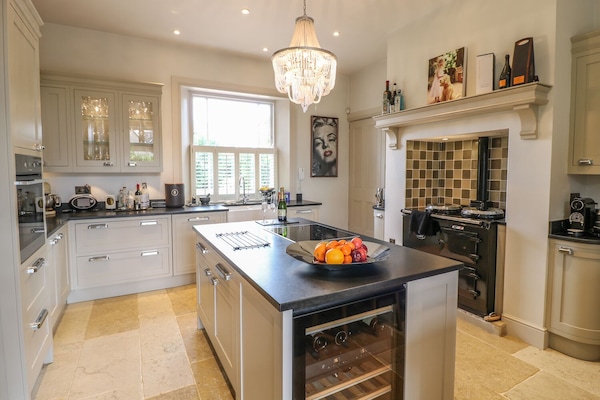 Cottage | Interior