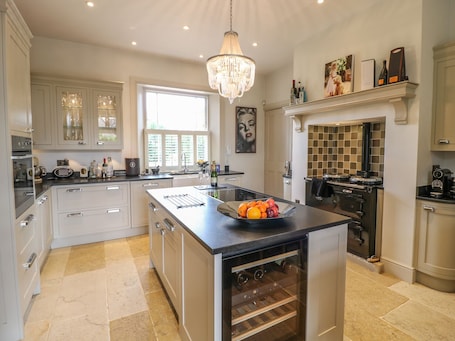 Cottage | Interior