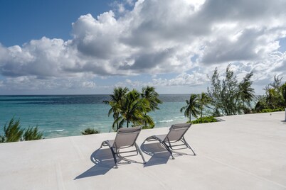 Newly Remodeled Beachfront Estate w/Pool, Hot Tub, Views, Walk to Rest./Bar