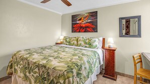 2 bedrooms, iron/ironing board, travel cot, free WiFi - Ground Floor Steps to beach! - Kihei Holiday 113 (Kihei)