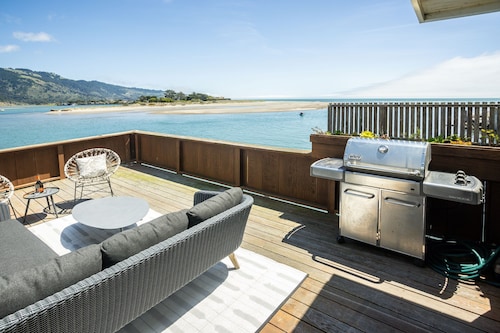 Views for miles of the  Ocean and Bolinas Lagoon