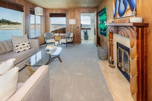 Smart TV, fireplace - Views for miles of the  Ocean and Bolinas Lagoon (Bolinas)