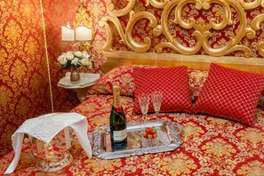 Queen Room | มินิบาร์, ตู้นิรภัยในห้องพัก, ห้องเก็บเสียง, Wi-Fi ฟรี