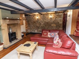 Cottage | Living area | TV