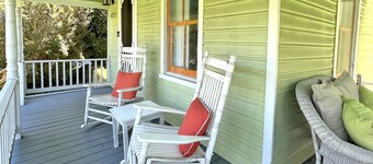 Carrot Top Cottage surrounded by National Park
