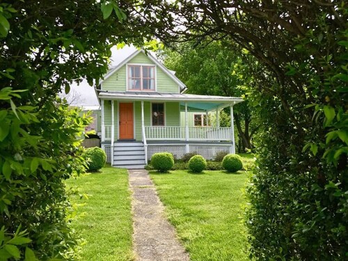 Carrot Top Cottage PLUS Carriage House