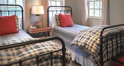 The Chickadee Room at Harpers Ferry Guest House