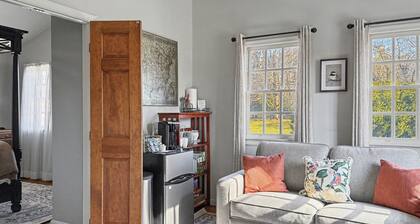 2-Room Chickadee Suite @ Harpers Ferry Guest House