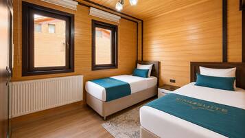 Deluxe Suite, Partial Lake View