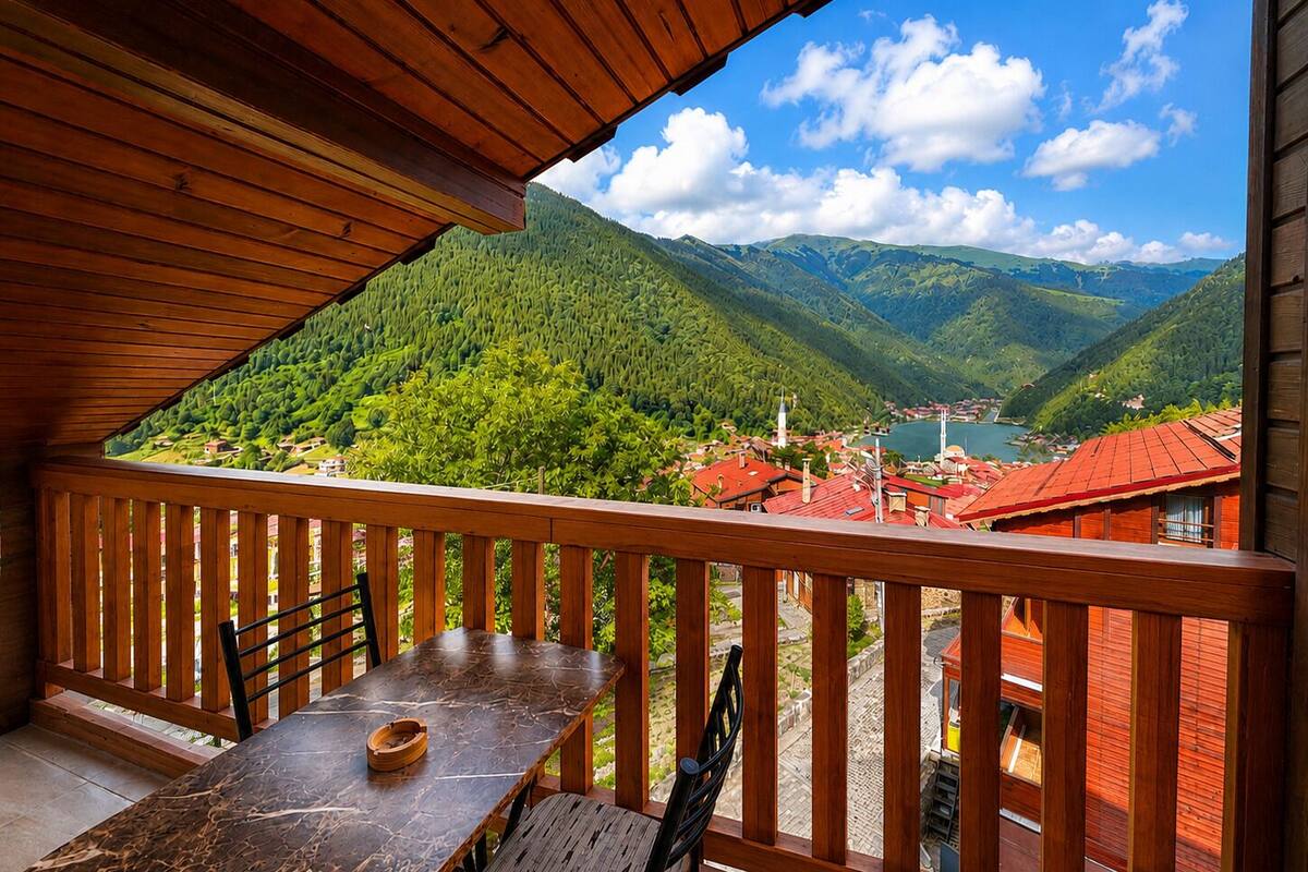 Deluxe Penthouse, Lake View | Terrace/patio