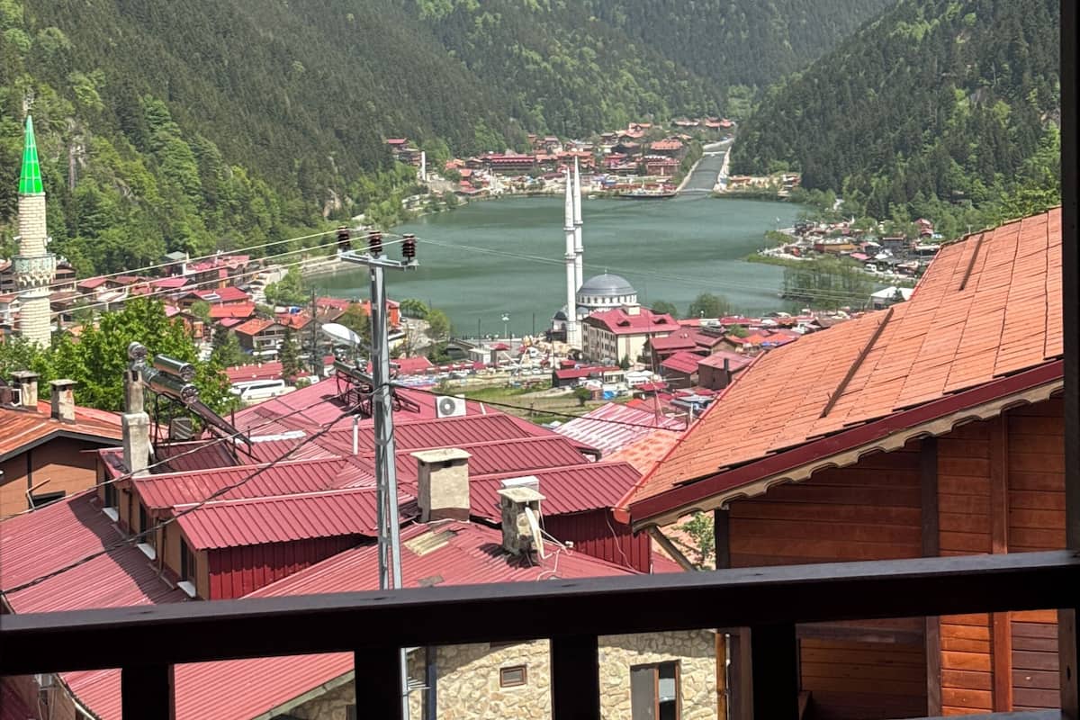 Deluxe Penthouse, Lake View | Lake view