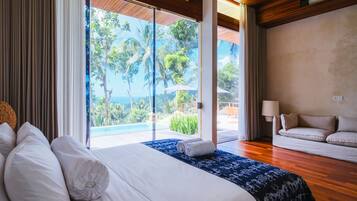 Premium bedding, pillowtop beds, in-room safe, bed sheets